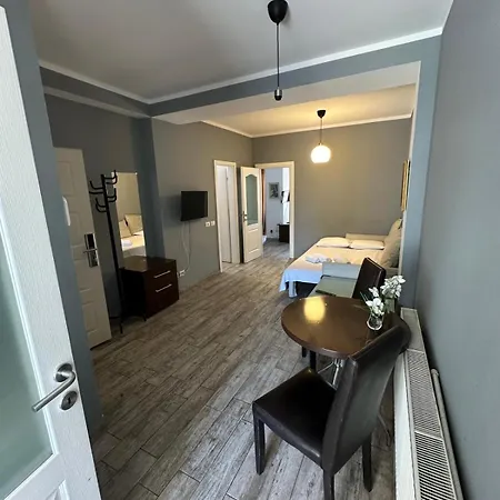 胜利广场阿维酒店 3*