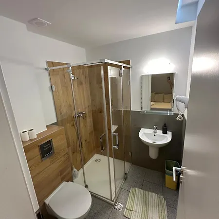 胜利广场阿维酒店 3*