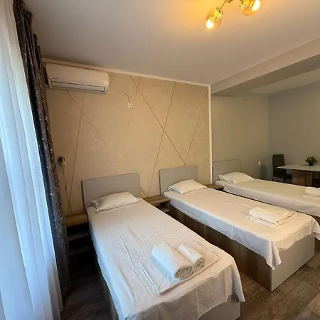 胜利广场阿维酒店 3*